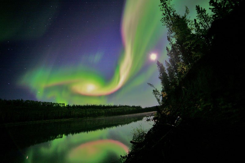 aurora-borealis-over-whitehorse-yukon-canada